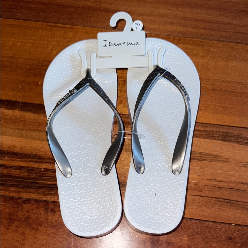 Ipanema Black and White Sandals